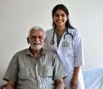 vecteezy_happy-senior-patient-and-doctor-in-consultation_57289002